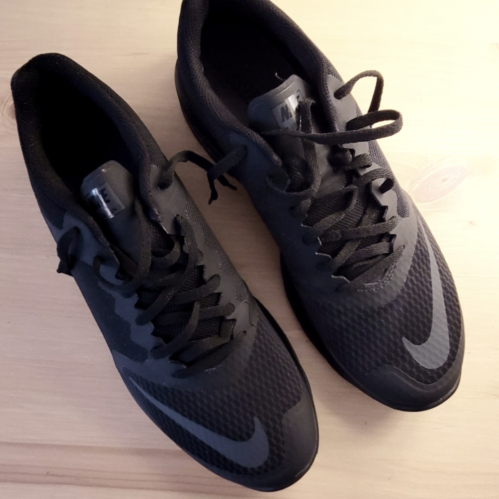 Mens Nike FS Lite Run 3 sneakers - size 11.5